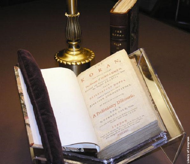 القرآن الذي اقتناه توماس جيفرسون عام 1765 وهو موجود حالياً بمكتبة الكونغرس